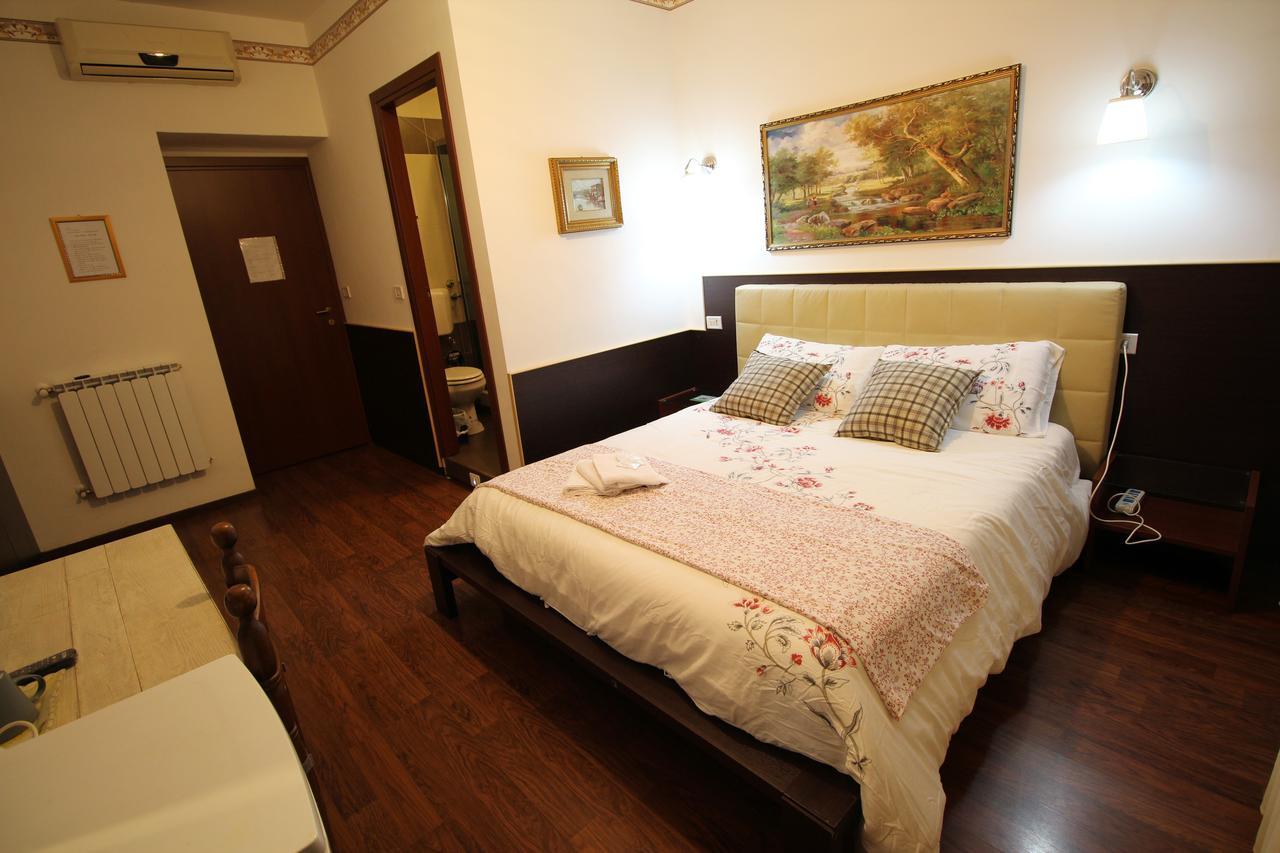 Gold House Hotel Rome Bagian luar foto